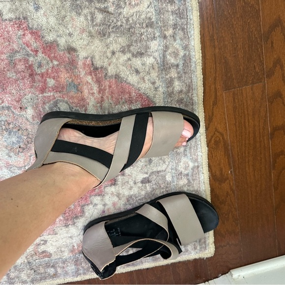 Lilimill gray leather crossover sandals made in Italy size 38 7.5 - Picture 10 of 10